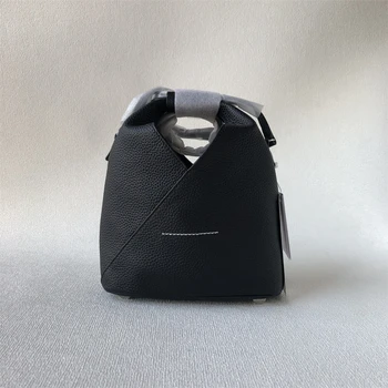 Женская модная универсальная сумка через плечо MM6 из черной кожи, портативная сумка-мешок, треугольная сумка